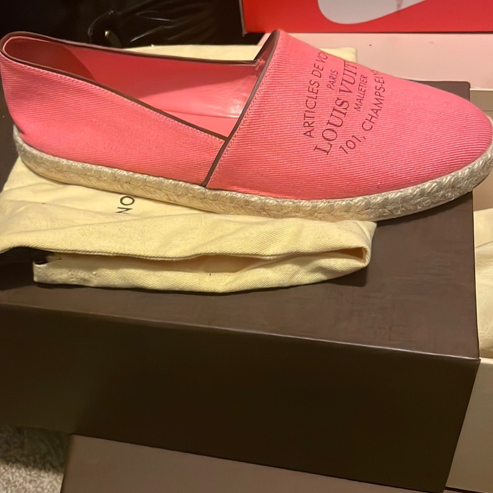 Louis Vuitton Starboard Flats; Size 39.